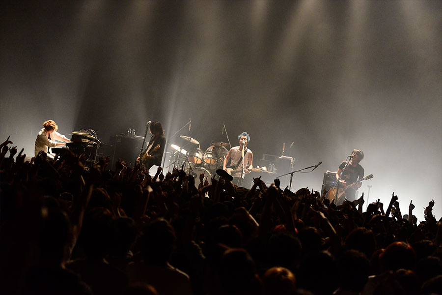 DOUBLE HEADLINE TOUR 2012 FEEDER×the HIATUS